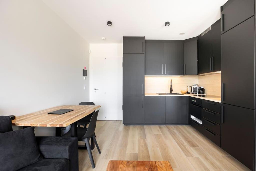 Appartamento Modern Near Pwc & Deloitte & Cloche D'or Mall